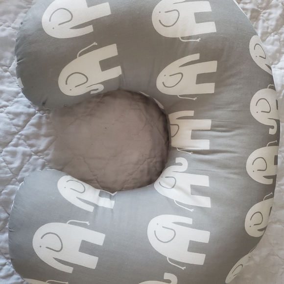 Nursing pillow - Picture 2 of 2